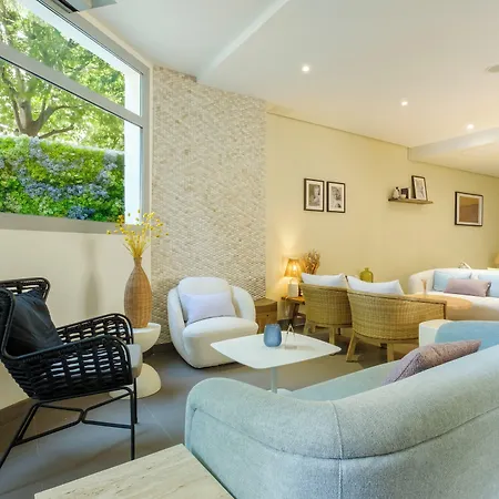 Antibes Hotel 3*