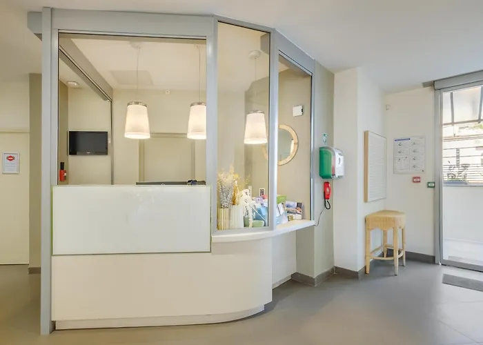 Antibes Hotel 3*